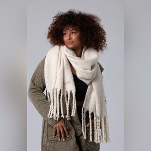 Savvi Cream Fringe Scarf